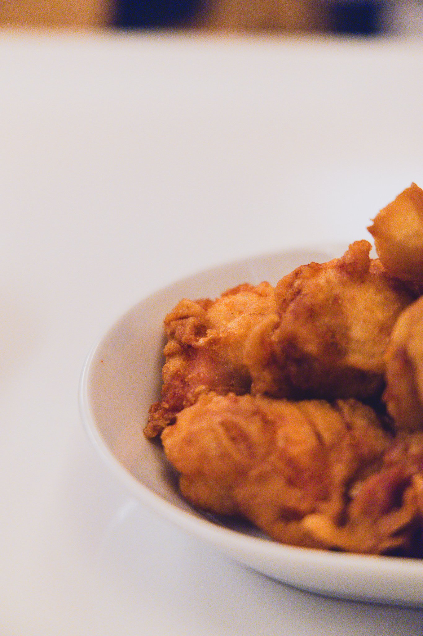 Close-up of the fried chicken and gizzards in a bowl